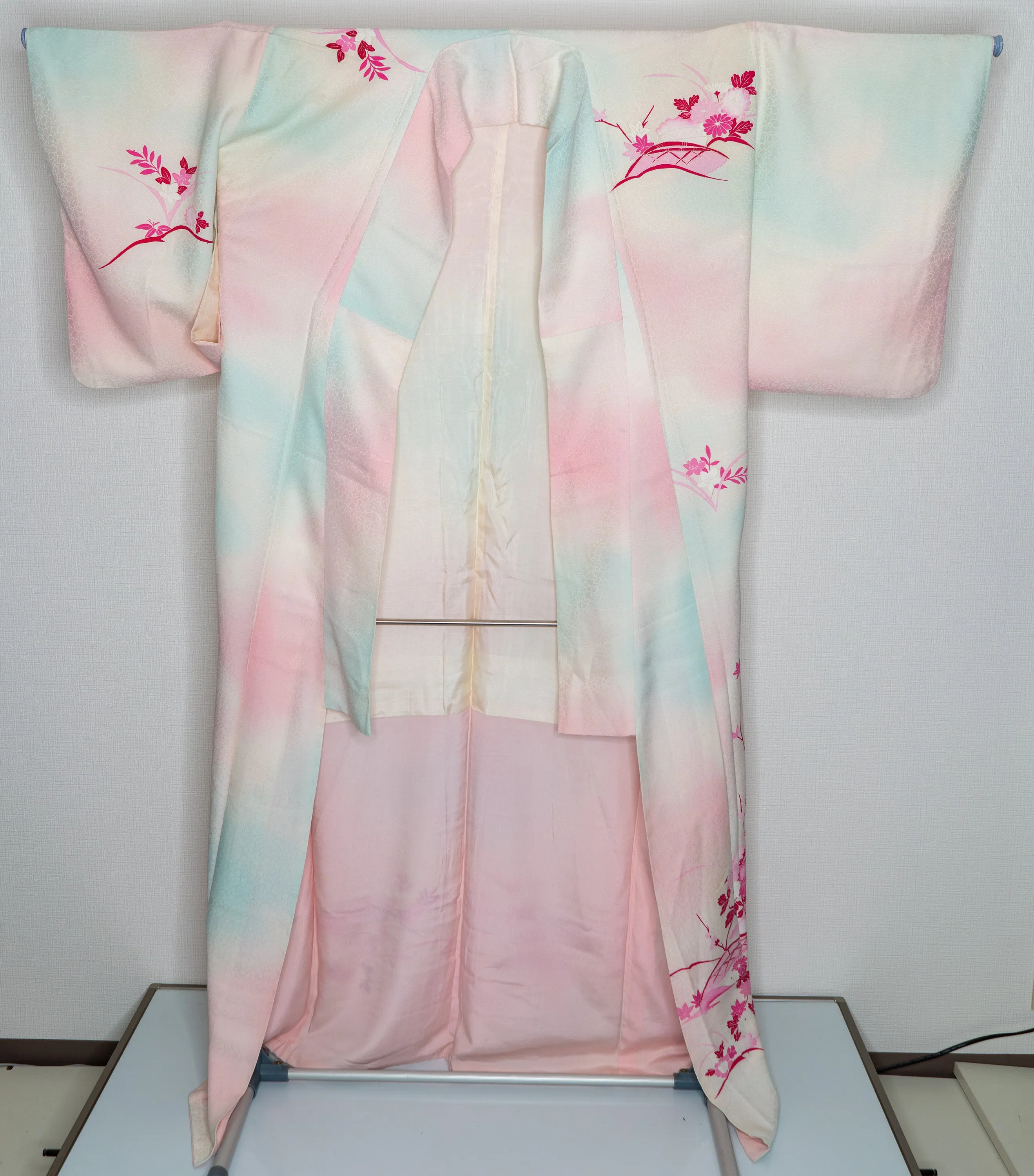 Pink & Baby Blue Women's Houmongi Kimono - Chinese Bellflower Chrysanthemum Acer Palmatum